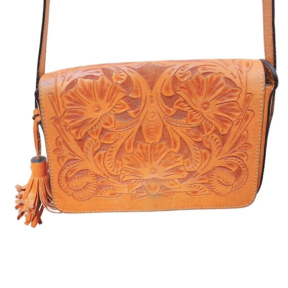 Vintage Bolsa Canela Embossed Leather Crossbody Bag With Floral Design - Picture 3 of 9